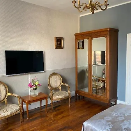 Maison De L'aumance Bed & Breakfast *