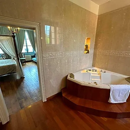 Bed & Breakfast Maison De L'aumance 4*